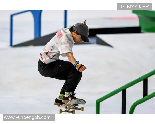 重庆滑板队在世界攀岩锦标赛中的团队协作展现与精彩点评